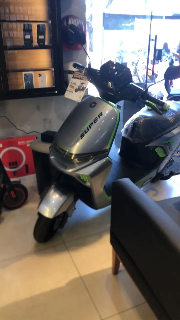 Moto elétrica nova 