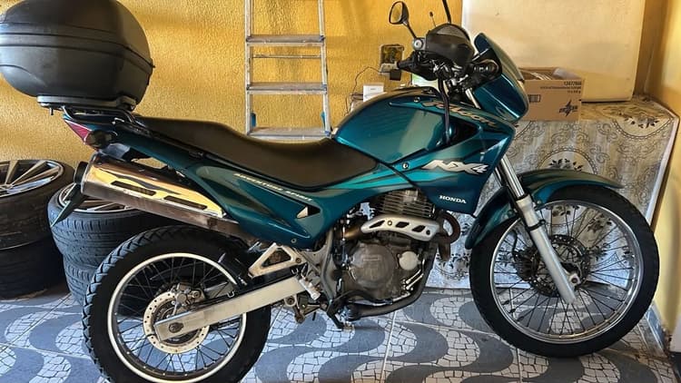 Vende se falcon 400
