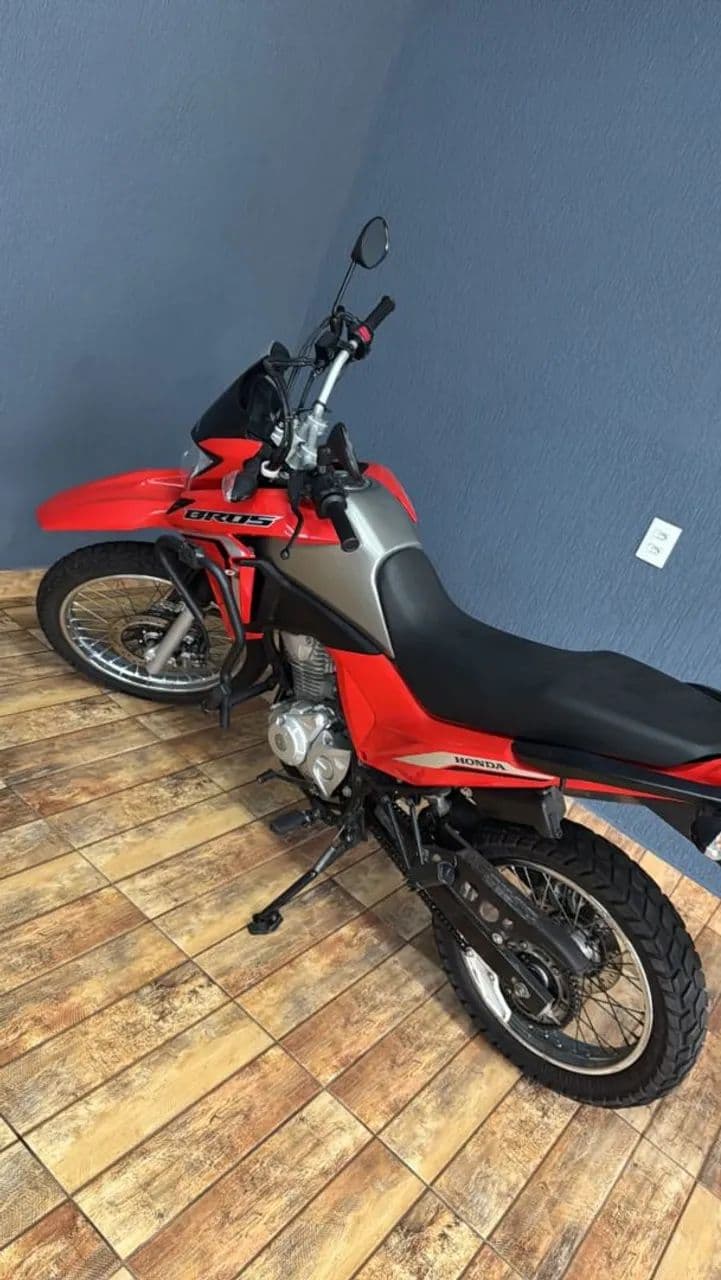  Bros 160