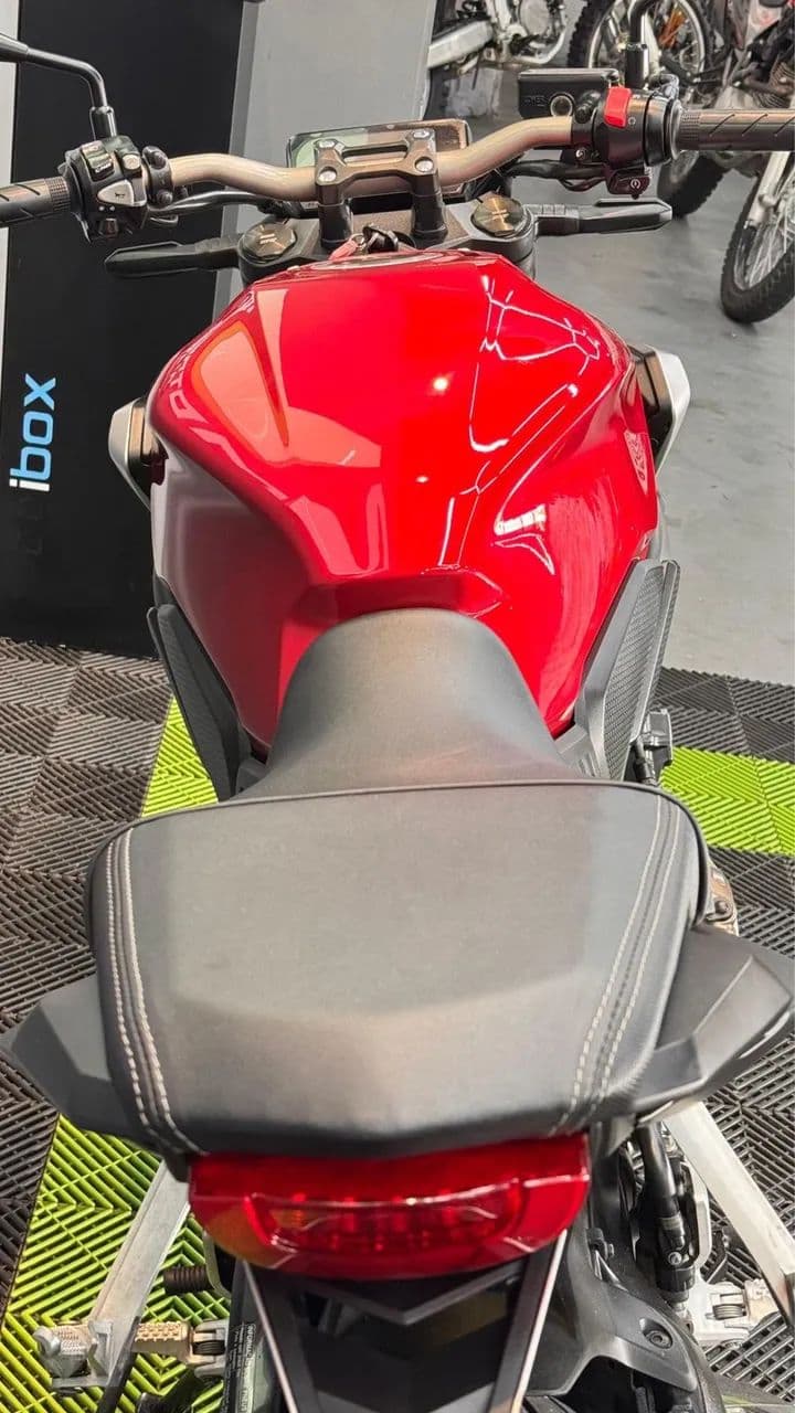 CB 650R 2022