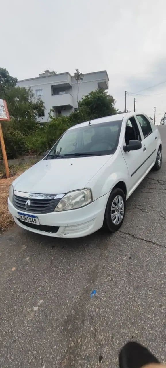 Renault Logan Authentique Hi-flex 1.0 16V 4P 2011