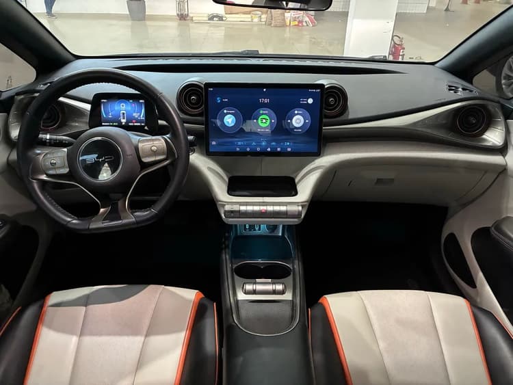 BYD Dolphin EV (Elétrico) 2025