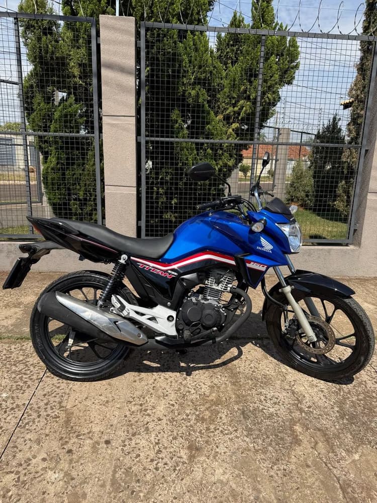 TITAN 160 