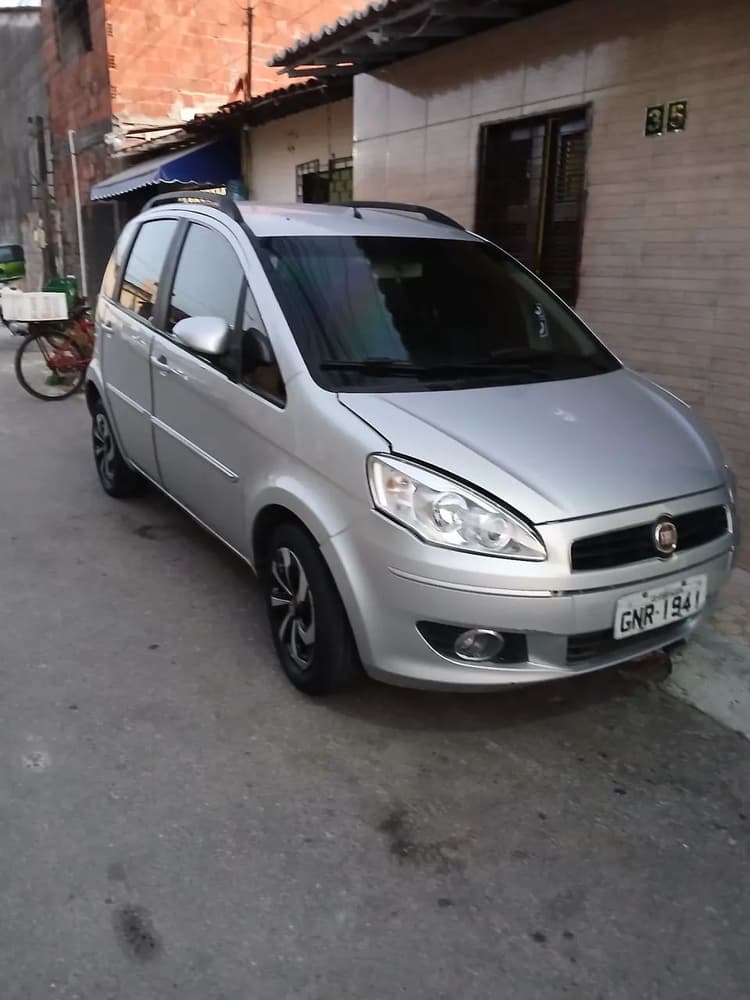 Fiat Idea Attractive 1.4 Fire Flex 8V 5P 2013