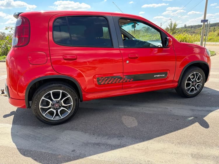 Fiat Uno Sporting 1.4 EVO Fire Flex 8V 4P 2013