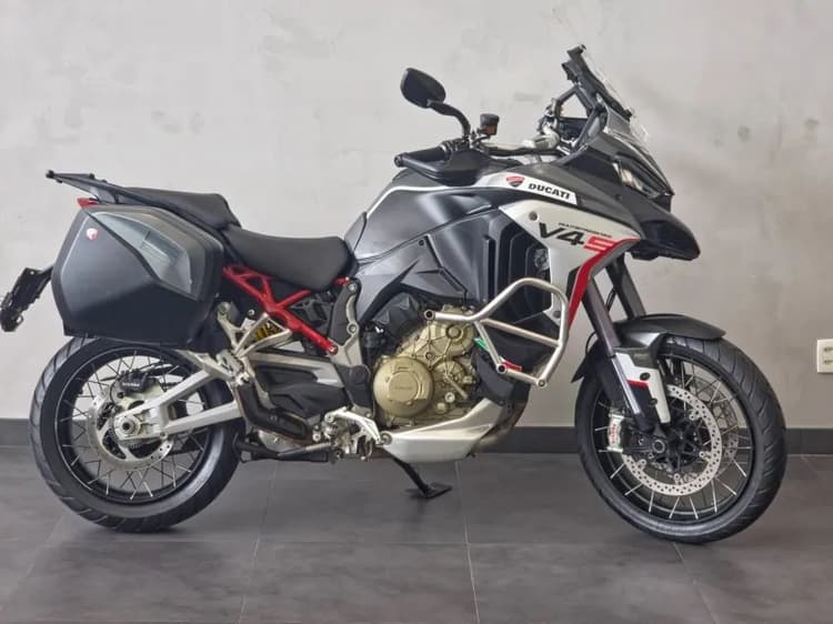 Ducati MULTISTRADA 1160 V4 S .