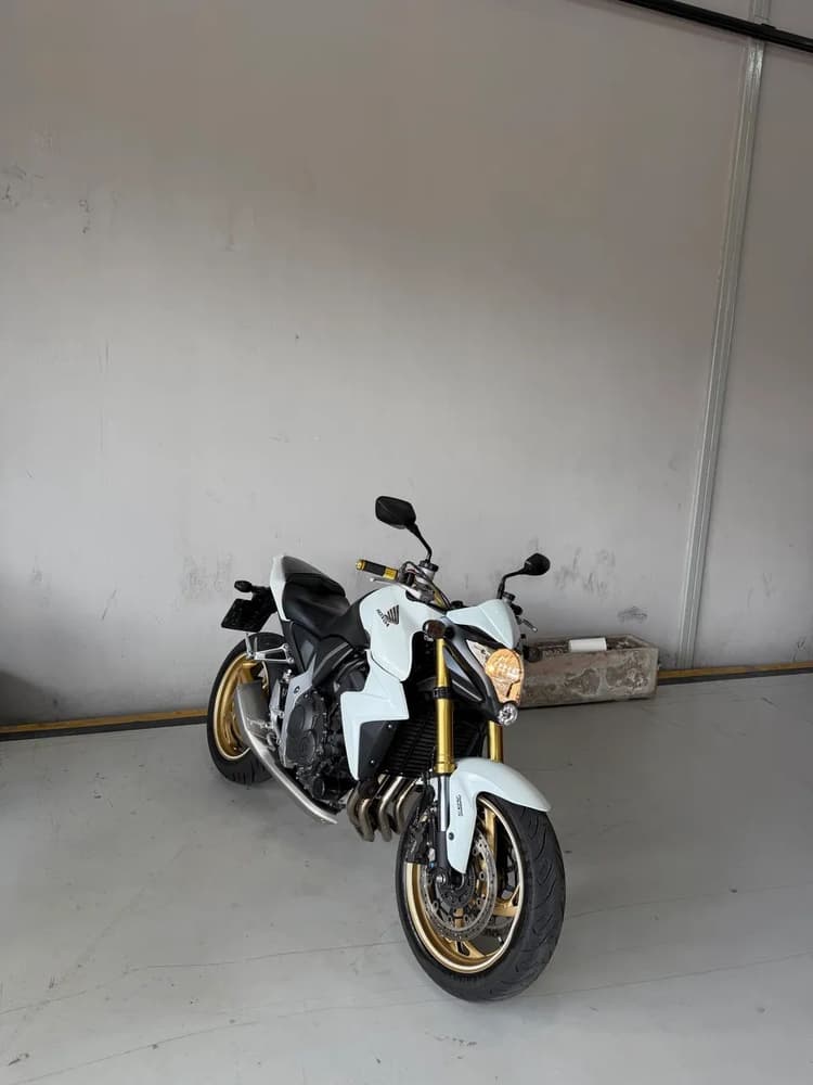 Honda CB 1000R Ano 2014 