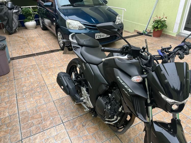 Fz25 22/23 Nova com 25.000 Km