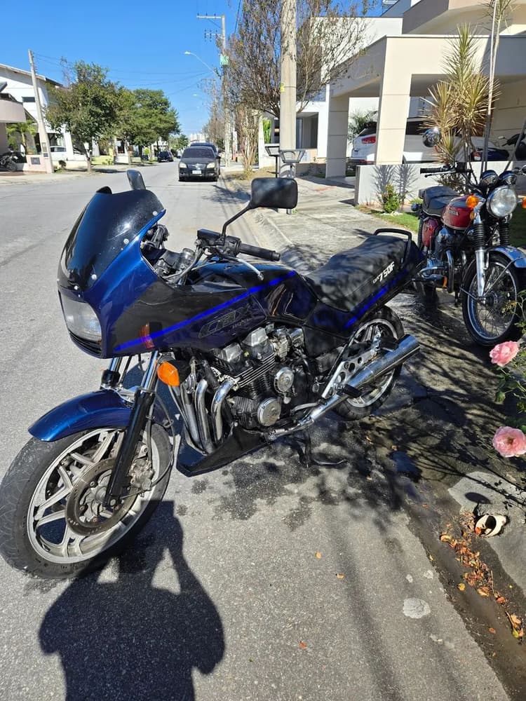 Cbx 750 néon 