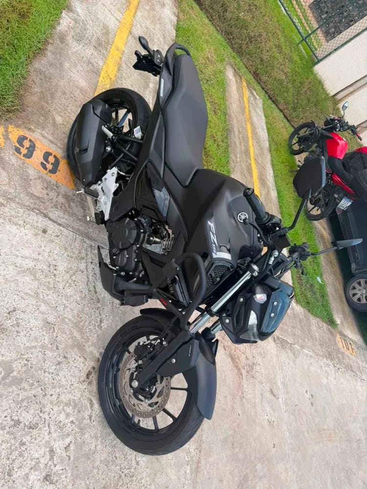 FZ15
