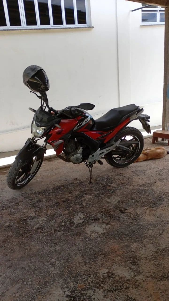 Vende-se Cb Twister ( 17.000 )