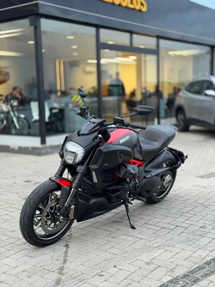 DIAVEL 1198 Carbon