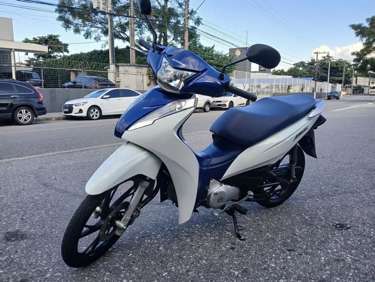 Biz 125 com 2022 completa