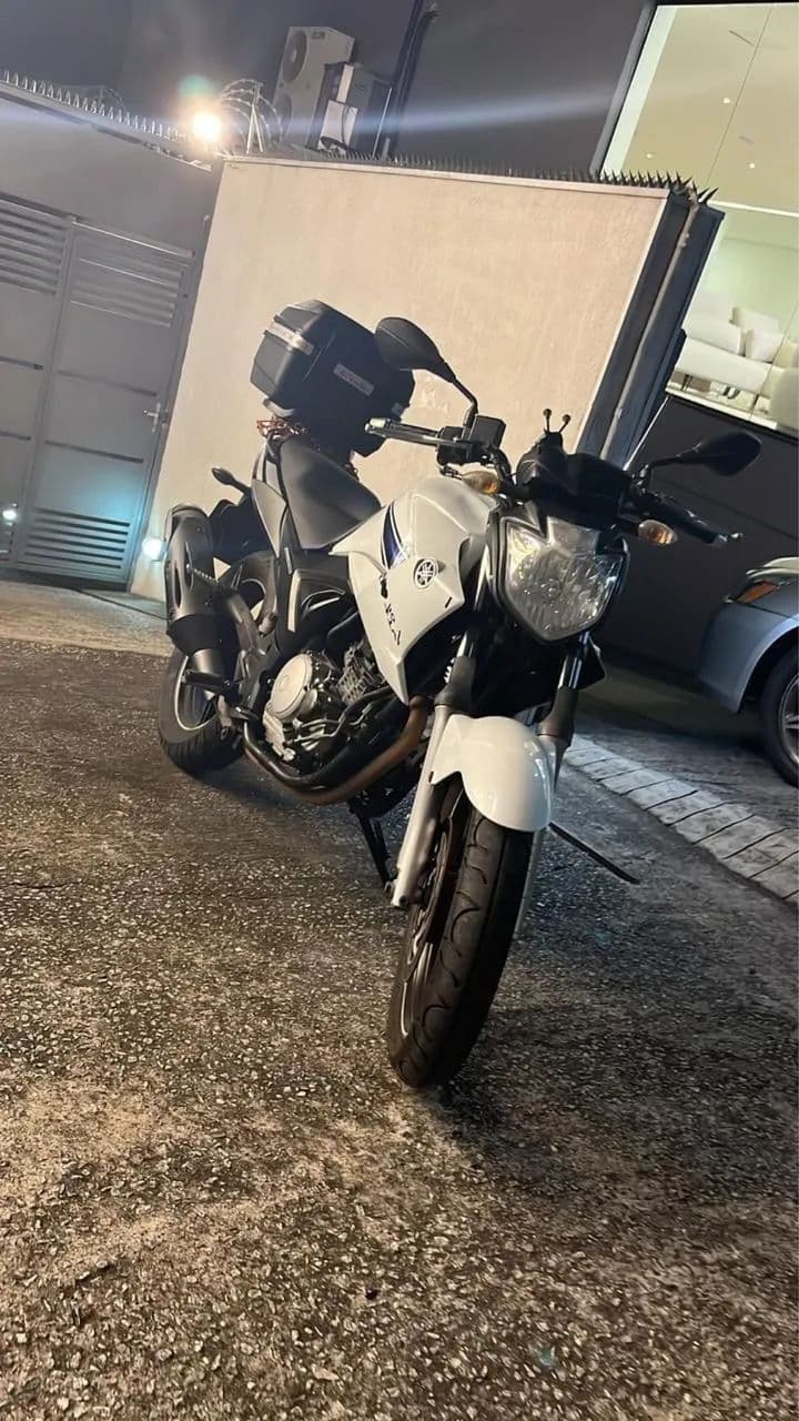 Vendo troco carro com  divida