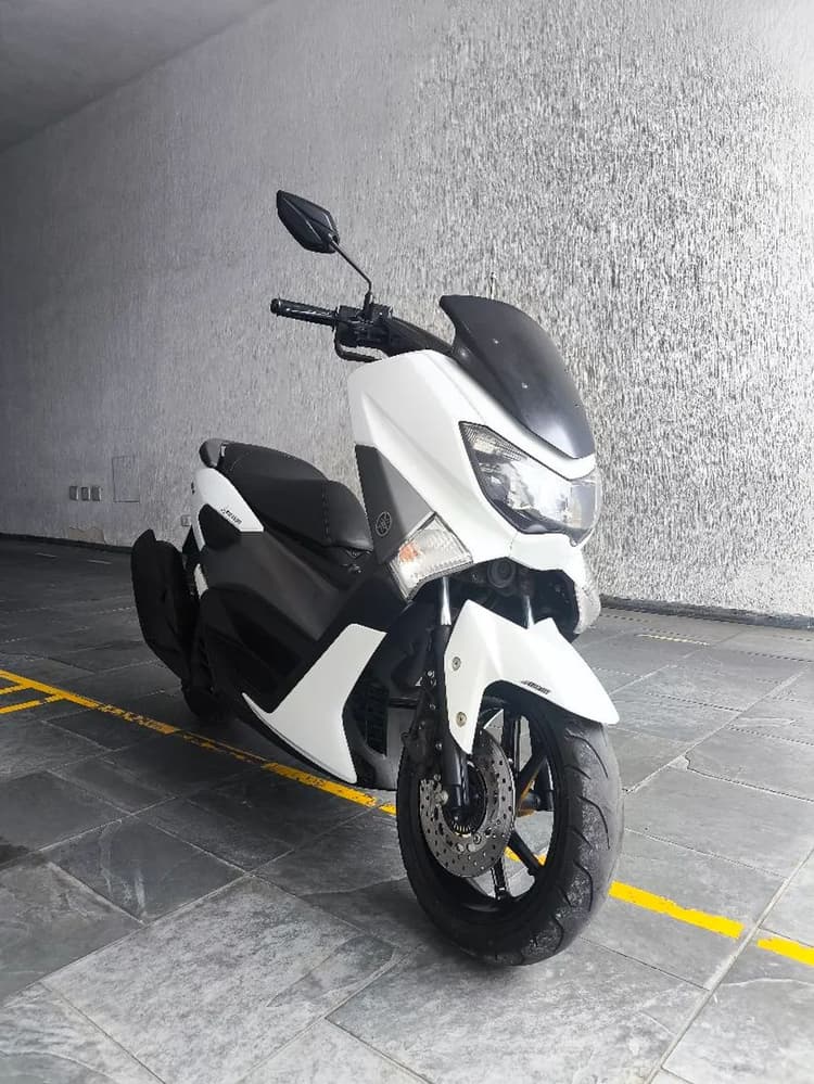 Nmax 160 em ótimo estado 