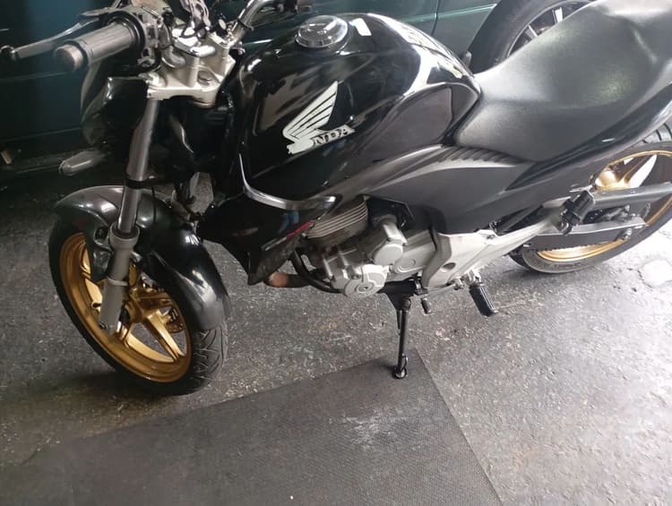 cb 300