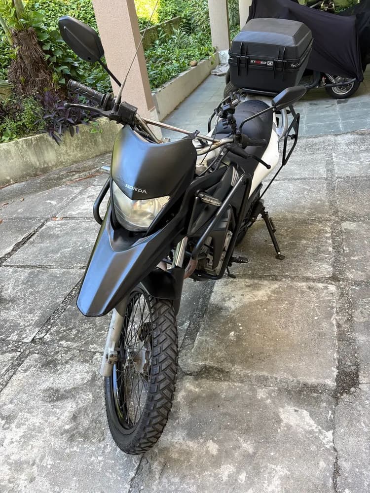XRE 300 2015 