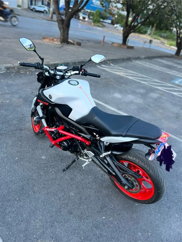 MT 09 extra 