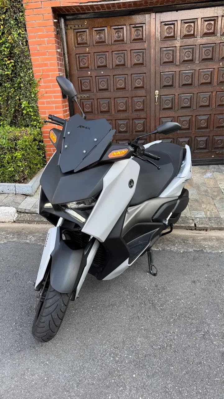 Vendo Xmax 2025 Cinza 
