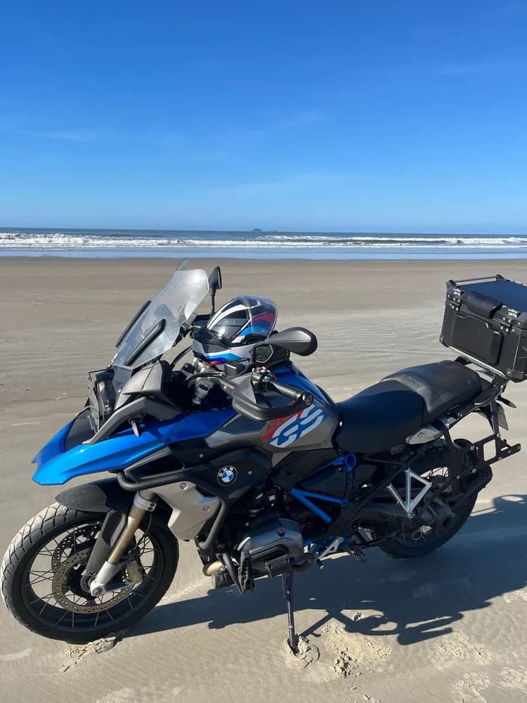 Motos
