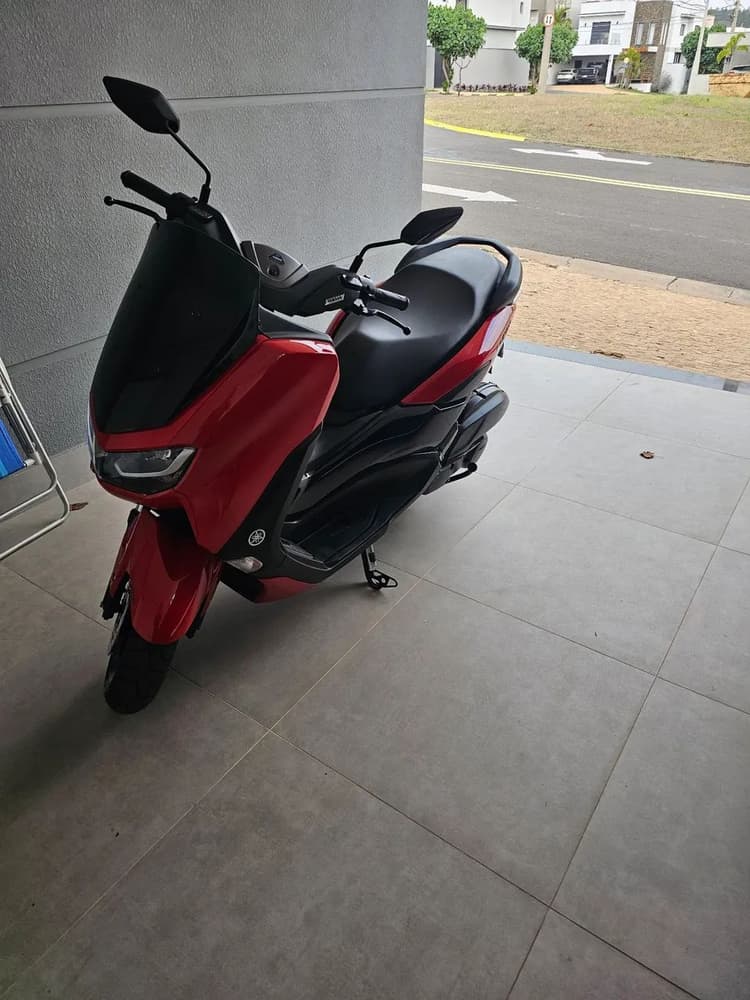 NMAX 160 baixa quilometragem.