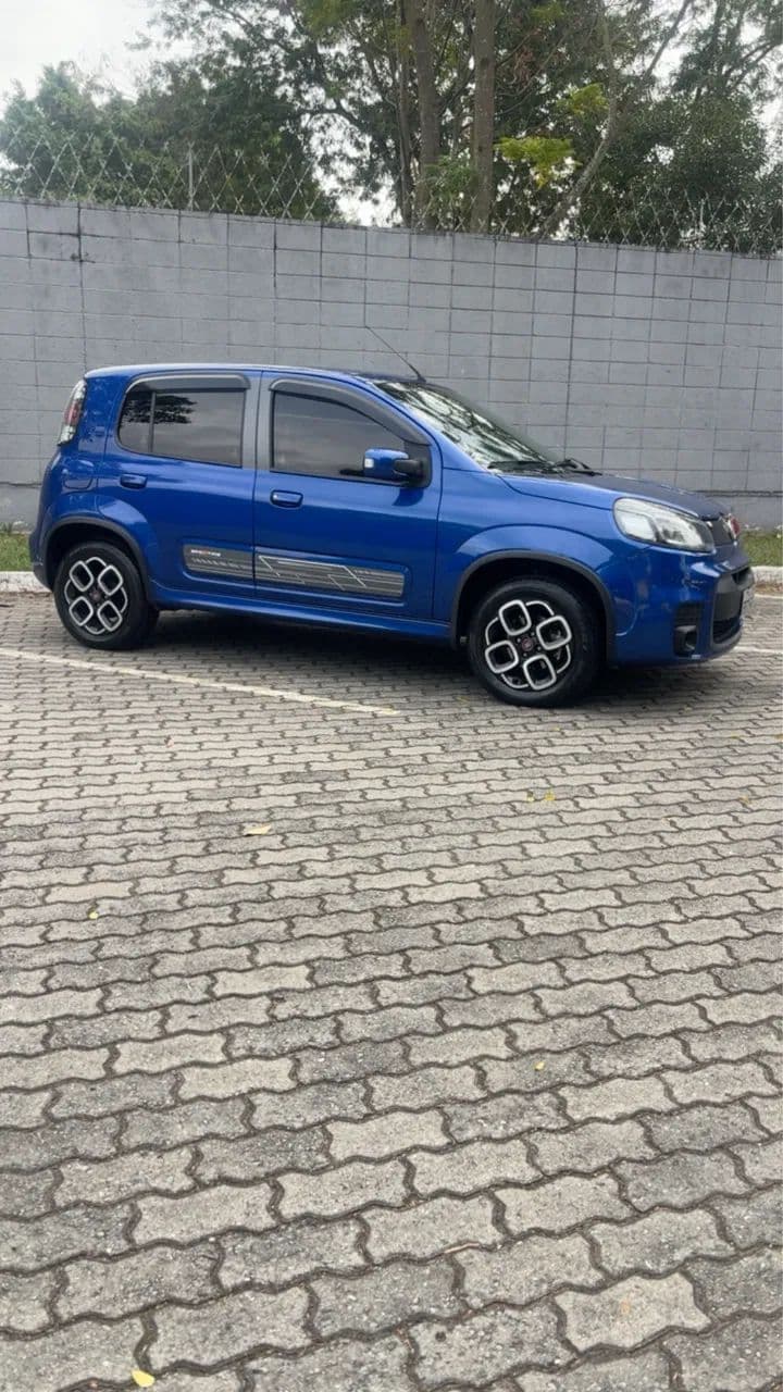 Fiat Uno Sporting 1.4 EVO Fire Flex 8V 4P 2015