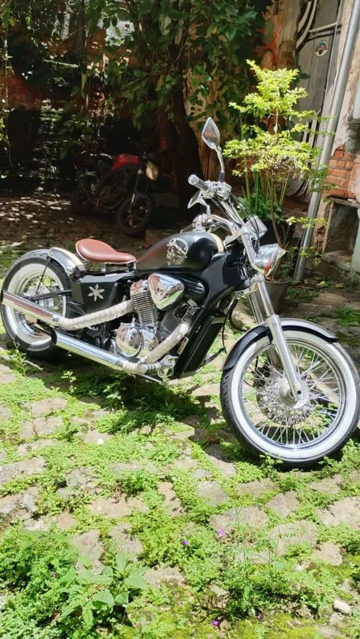 Moto shadow 