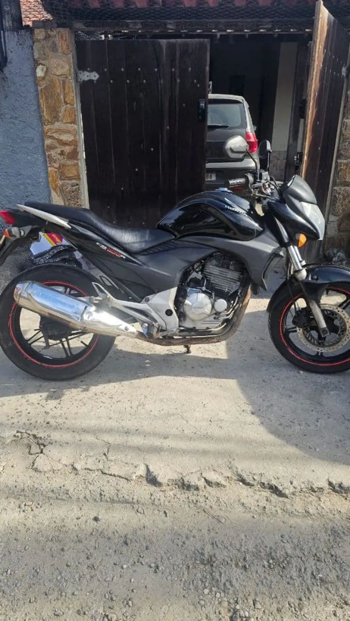 Cb 300 2010 em excelente funcionamento!
