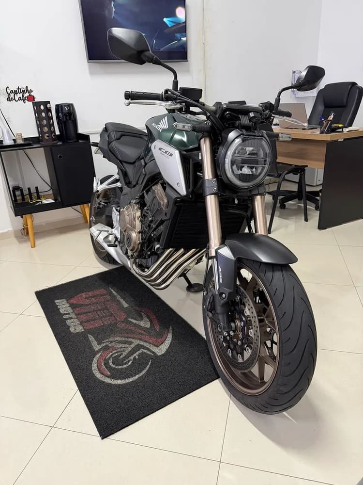 Cb 650r / financiamos ?