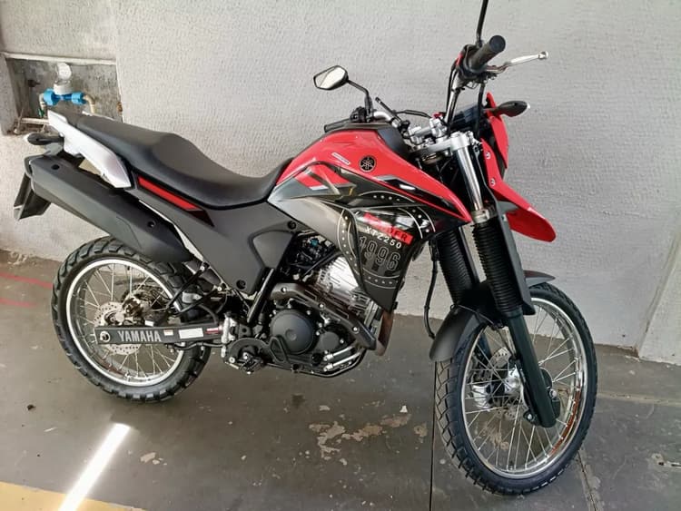 XTZ LANDER 