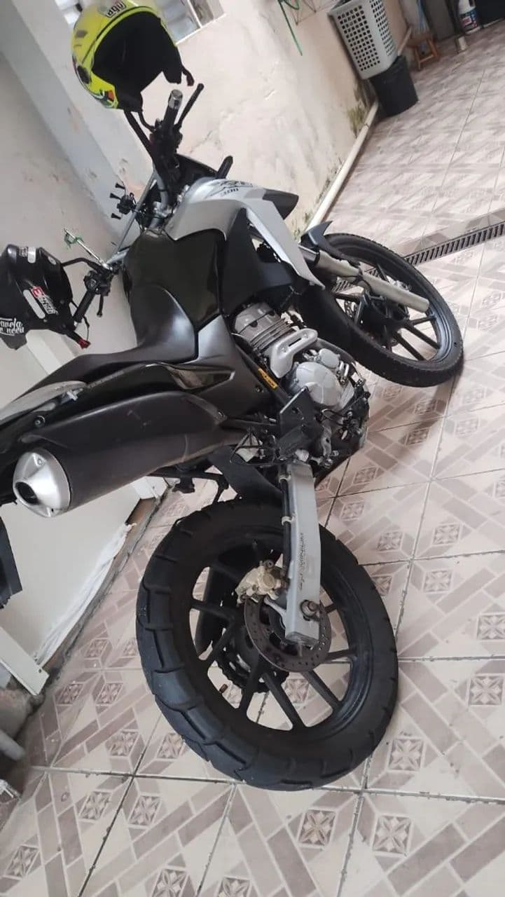 XRE 300