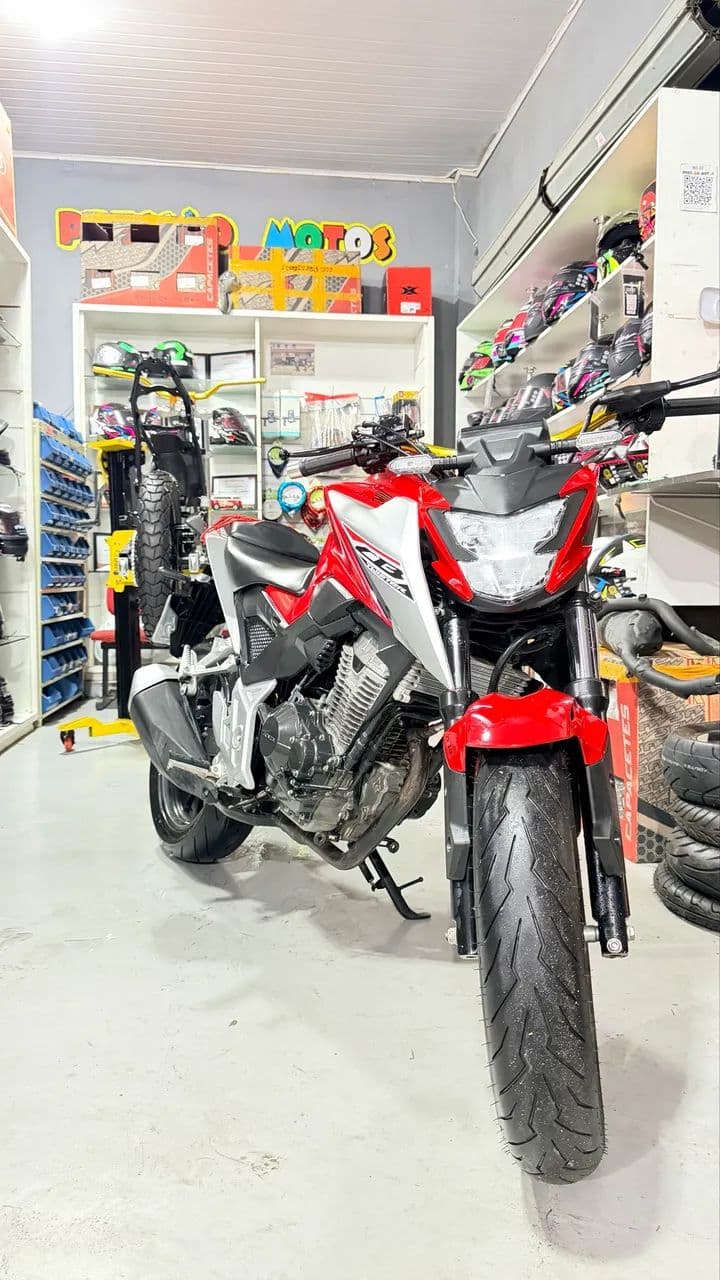 CB 300F Twister
