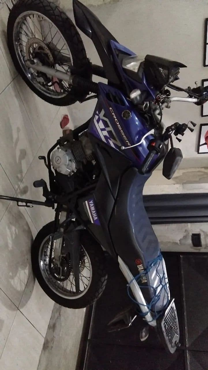 MOTO CROZER 150