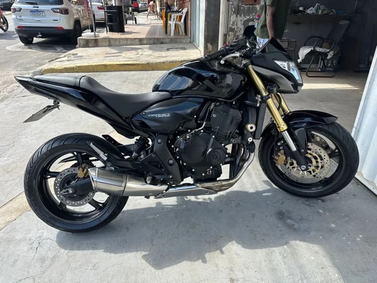 Hornet nova de tudo.