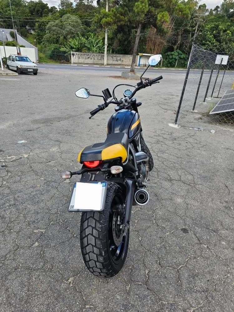 Ducati scrambler 