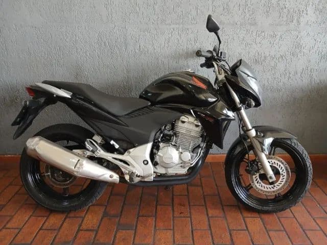 Honda CB 300R 2013
