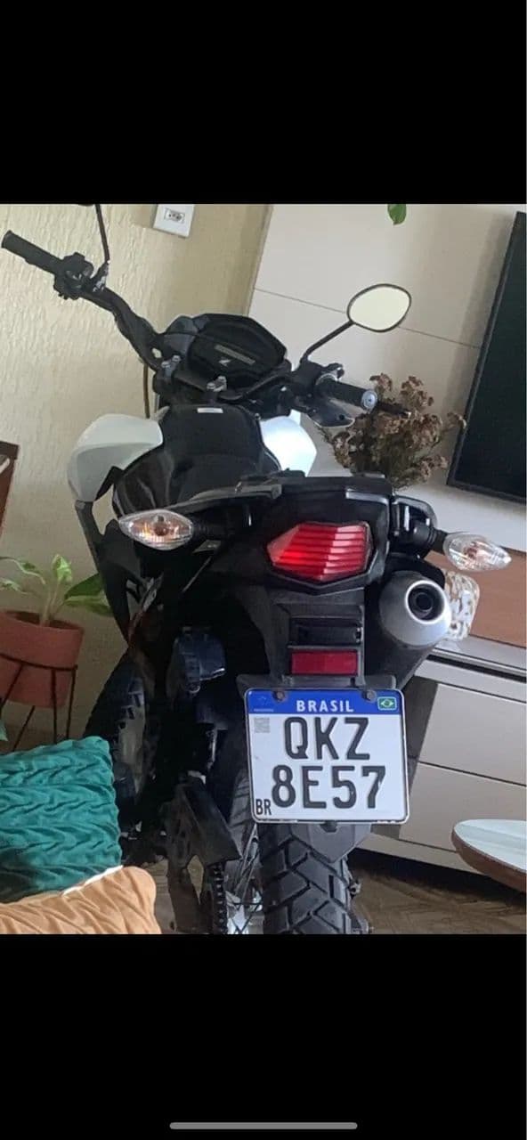 Vende-se Broz super conservada e com revisão em dias. 