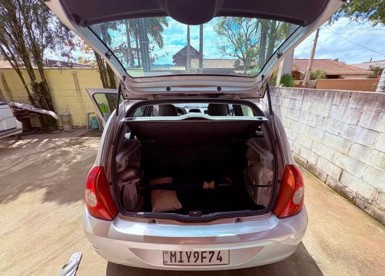 Renault Clio Hi-flex 1.0 16V 5P 2011