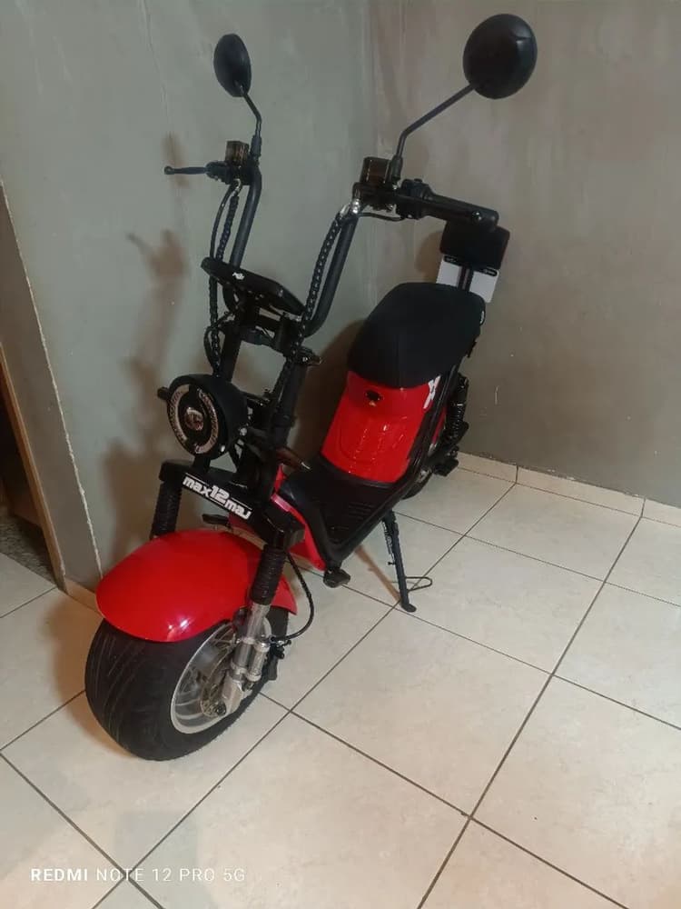 Scooter eletrônica maj Max12  semi nova 