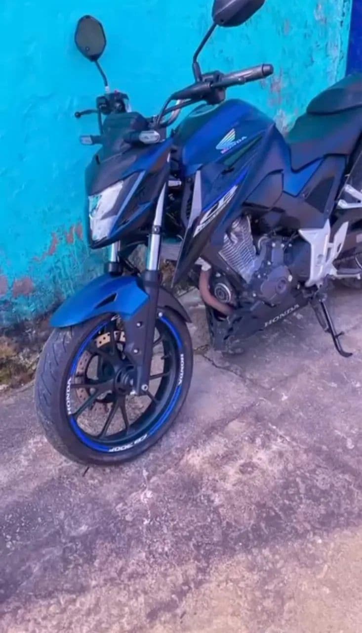 Vendo essa moto 