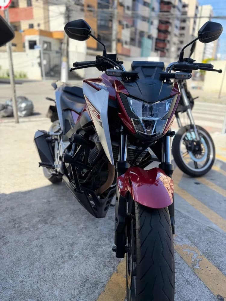 CB TWISTER 300f 2025