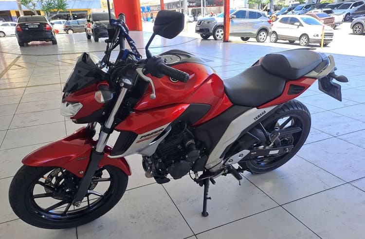 Fazer250 ABS com apenas 10.000km
