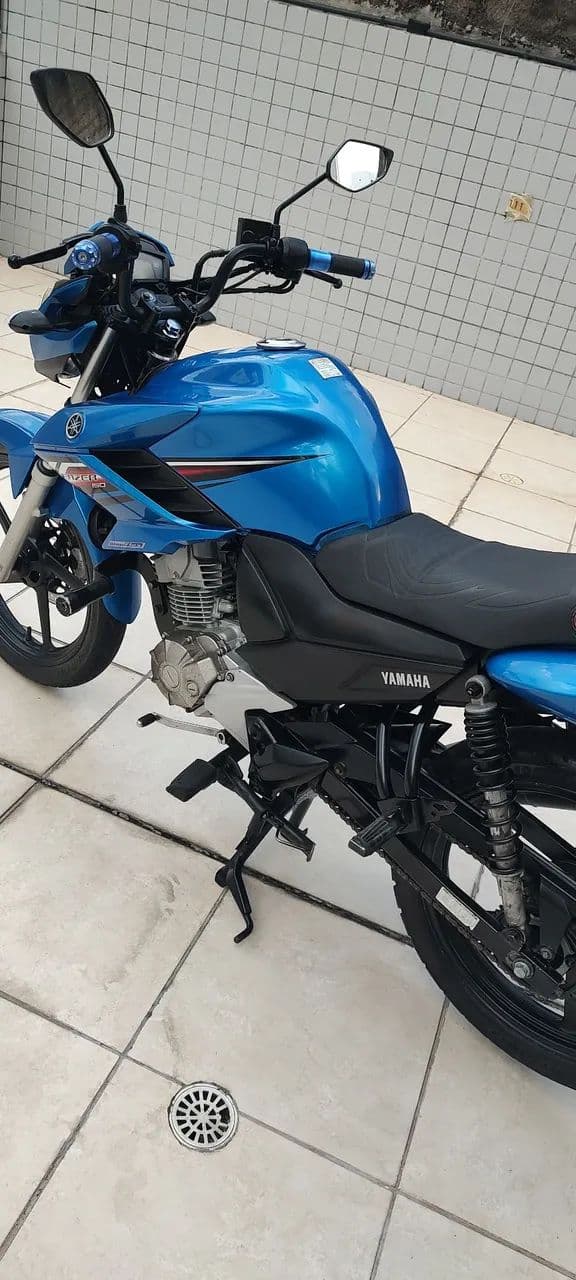 FAZER 150 BEM CONSERVADA.