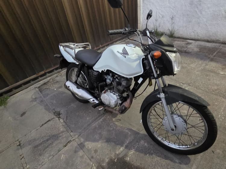 Honda 125  2015 emplacada 2026