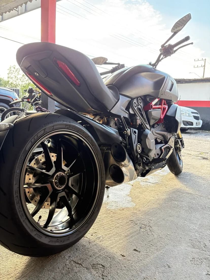 Ducati Diavel 
