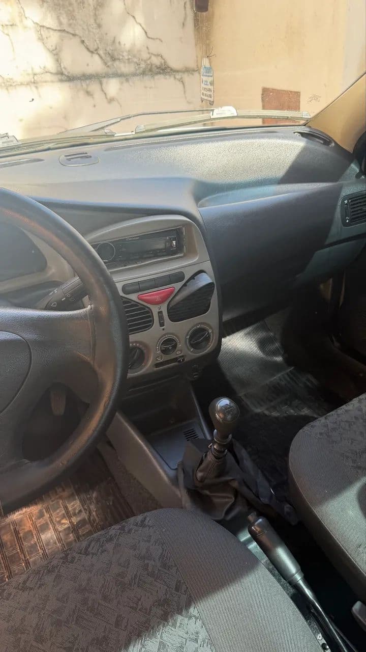 Fiat Strada 1.4 MPI Fire Flex 8V CS 2012