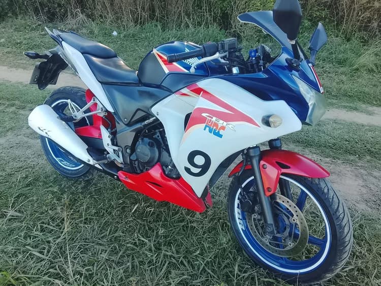 CBR 250 