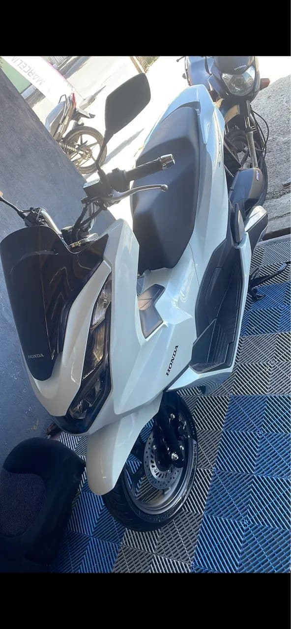 PCX 160 abs ( pouco usada e bem conservada)