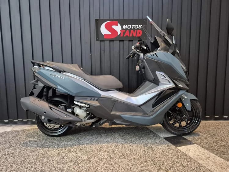 Dafra CRUISYM 300