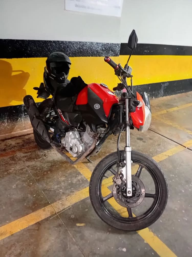 Moto Factor 150 vermelha- 2017